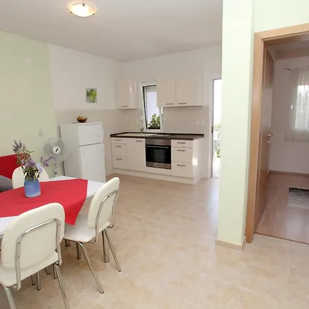 Apartamento With A Parking Space Mavarstica, Ciovo - 11563